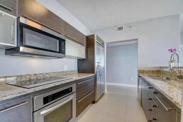 CityPlace South Tower Unit 501 photo 8