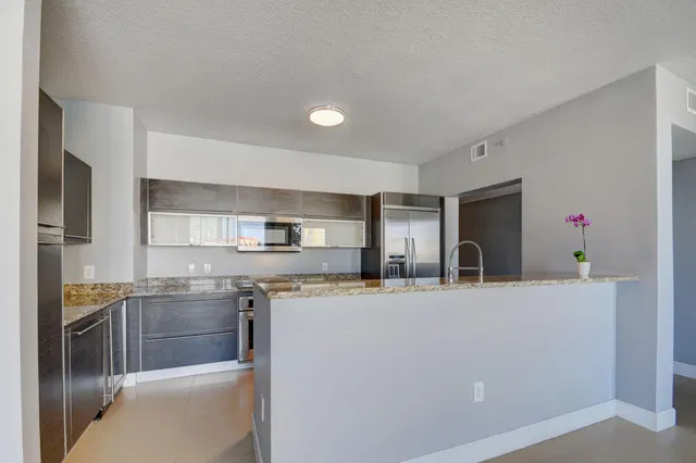 CityPlace South Tower Unit 501 photo 9