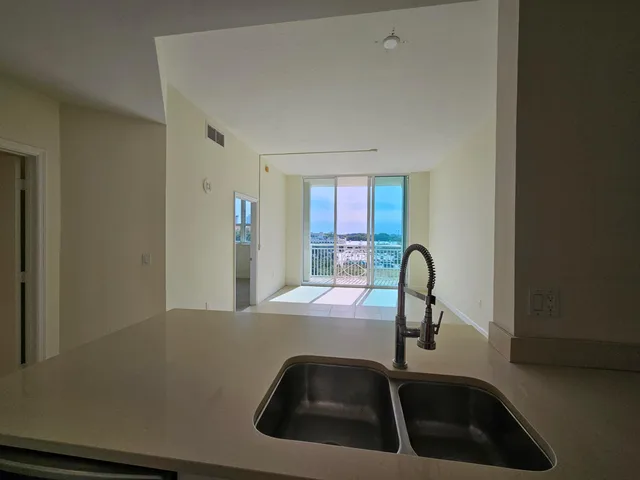 City Palms Unit 531 photo 3
