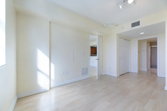 610 Clematis Unit 530 photo 12