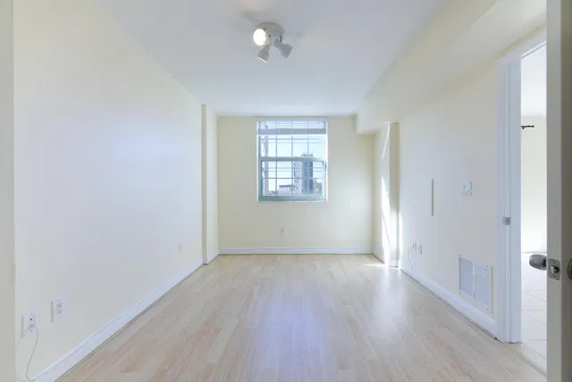 610 Clematis Unit 530 photo 14