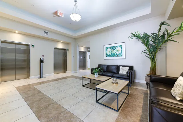 610 Clematis Unit 530 photo 25