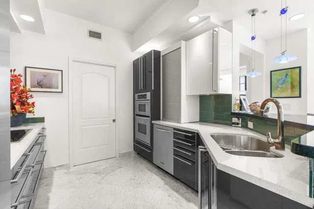 One City Plaza Unit 1203 photo 5