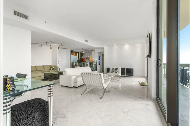 One City Plaza Unit 1203 photo 27