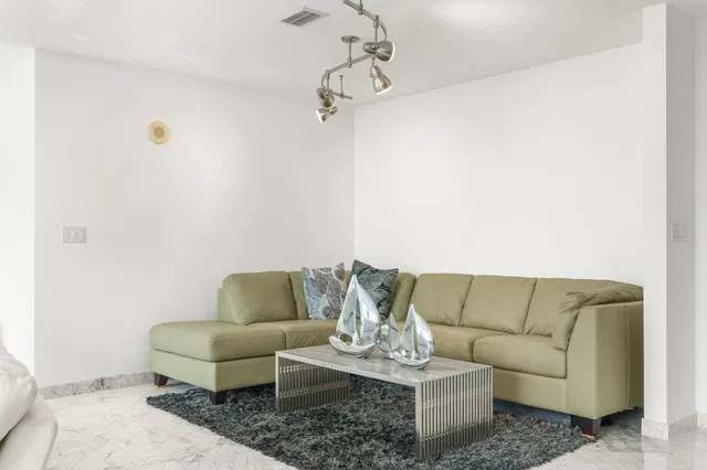 One City Plaza Unit 1203 photo 34