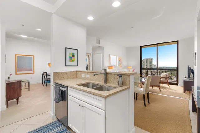 One City Plaza Unit 1002 photo 7