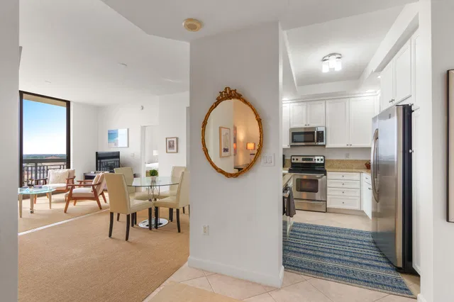 One City Plaza Unit 1002 photo 18