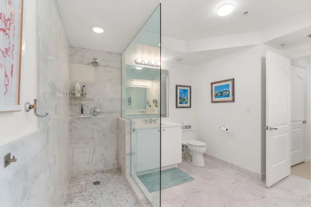 One City Plaza Unit 1002 photo 23
