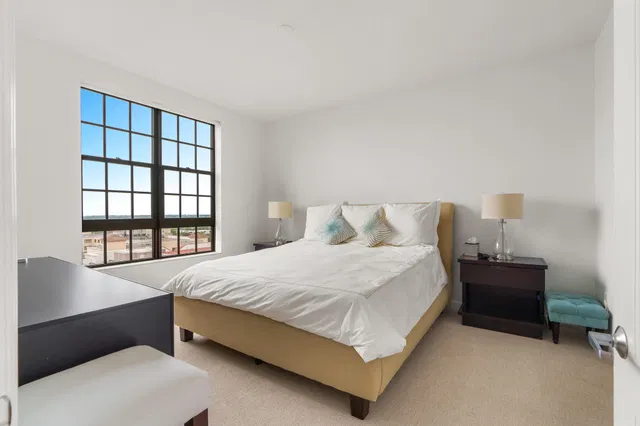 One City Plaza Unit 1002 photo 26