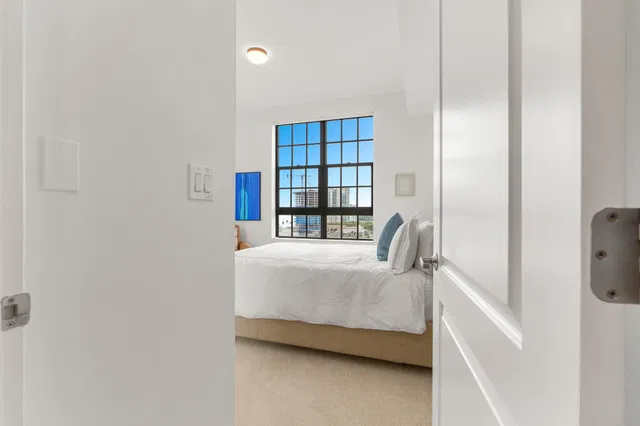One City Plaza Unit 1002 photo 36