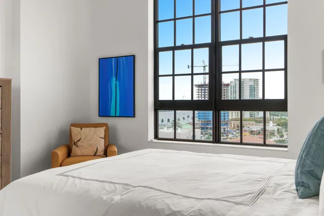One City Plaza Unit 1002 photo 38