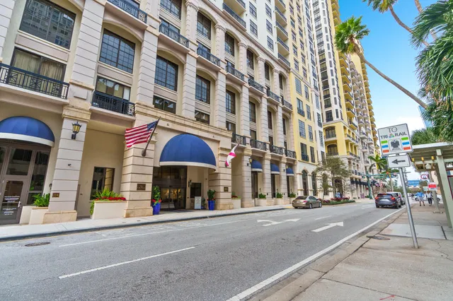 One City Plaza Unit 1002 photo 44