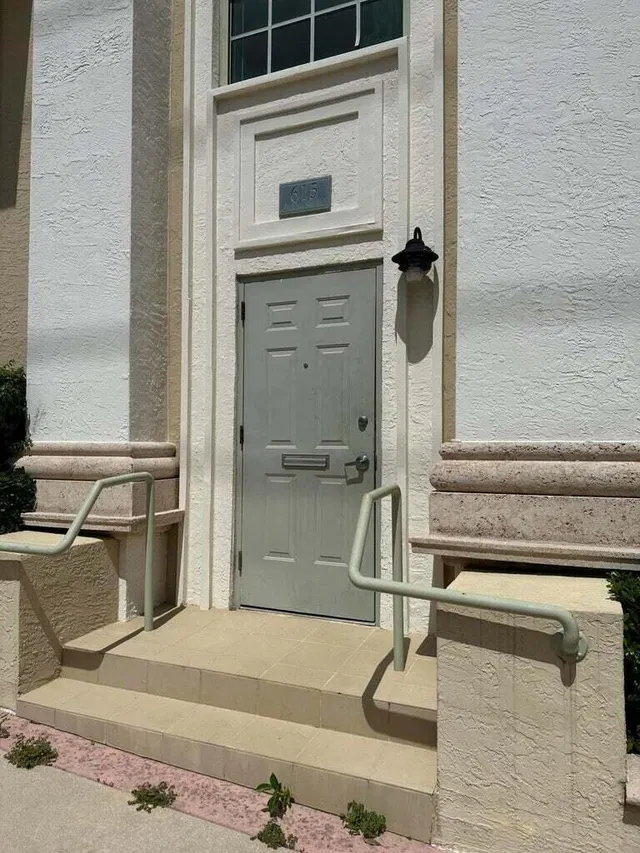 610 Clematis Unit 126 photo 11