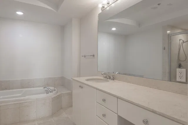 One City Plaza Unit 1222 photo 15
