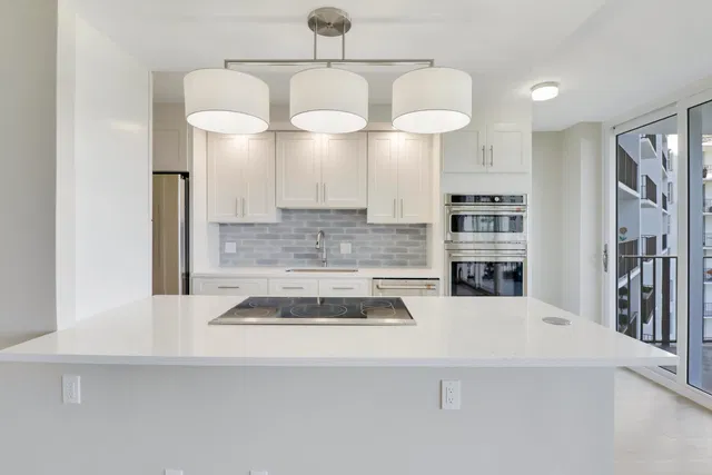 1701 S Flagler Unit 707 photo 2