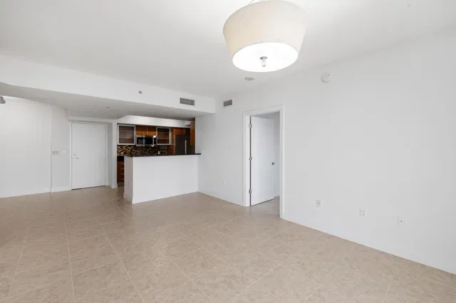 The Slade Unit 1405 photo 21