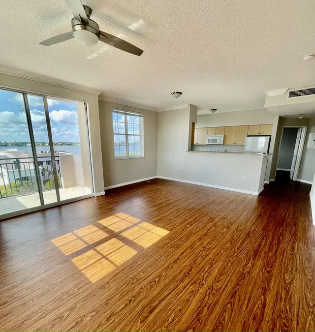 The Montecito Unit 613 photo 6
