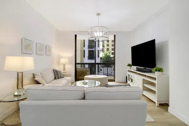 One City Plaza Unit 714 photo 8