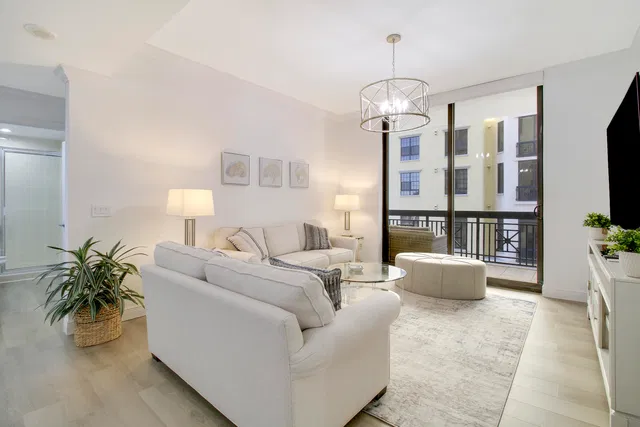 One City Plaza Unit 714 photo 9
