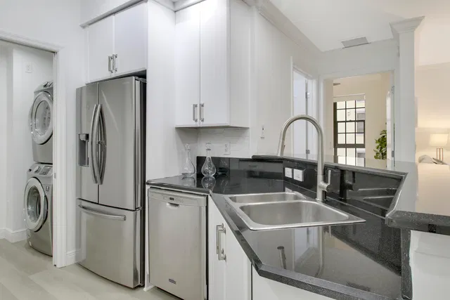 One City Plaza Unit 714 photo 12
