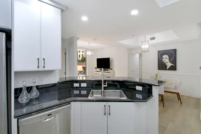 One City Plaza Unit 714 photo 14