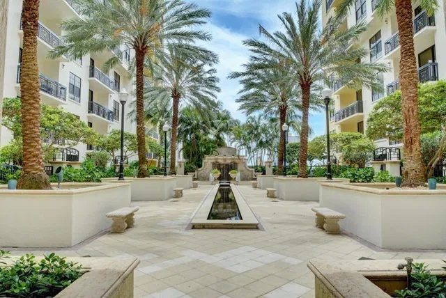 One City Plaza Unit 714 photo 27