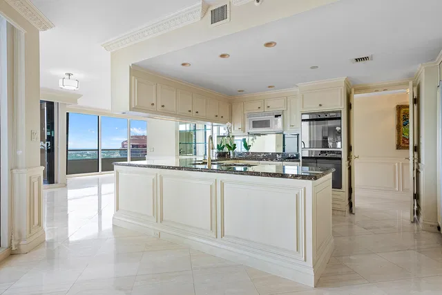 The Plaza of The Palm Beaches Unit 18e photo 18