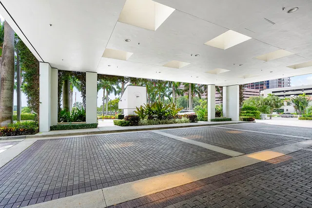 The Plaza of The Palm Beaches Unit 18e photo 33