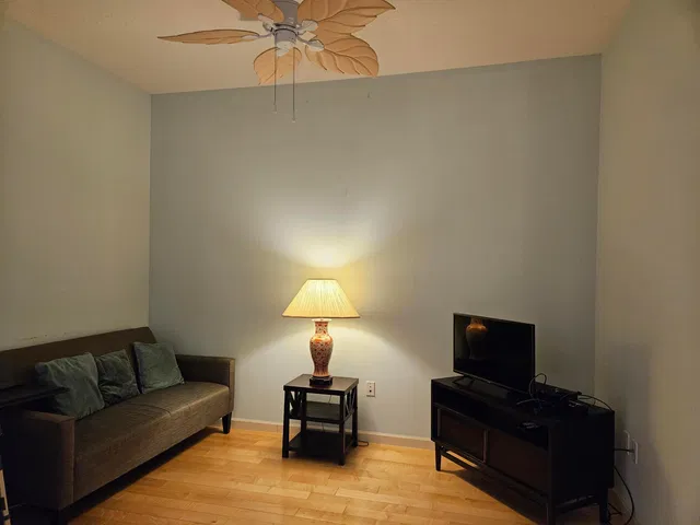 One City Plaza Unit 712 photo 8