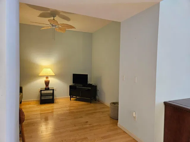 One City Plaza Unit 712 photo 9