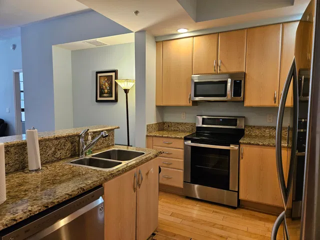 One City Plaza Unit 712 photo 12