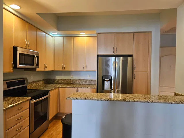One City Plaza Unit 712 photo 14