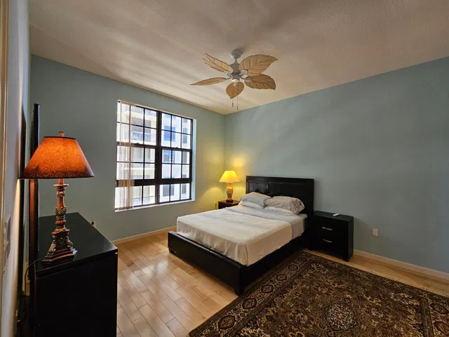 One City Plaza Unit 712 photo 17