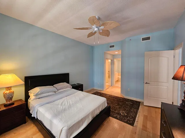 One City Plaza Unit 712 photo 20