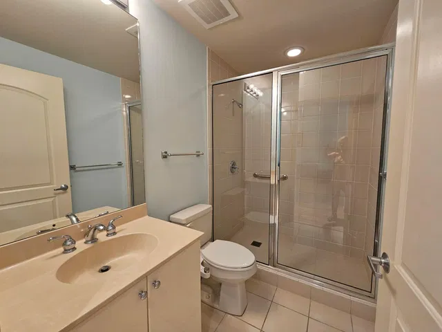 One City Plaza Unit 712 photo 21