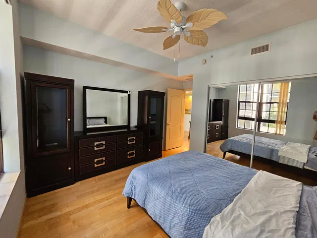 One City Plaza Unit 712 photo 23