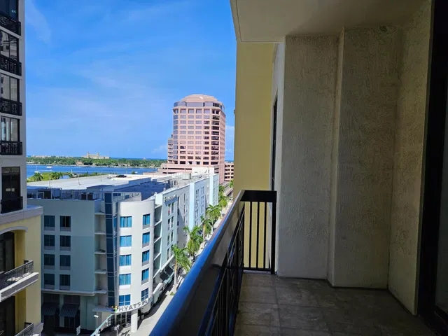 One City Plaza Unit 712 photo 25