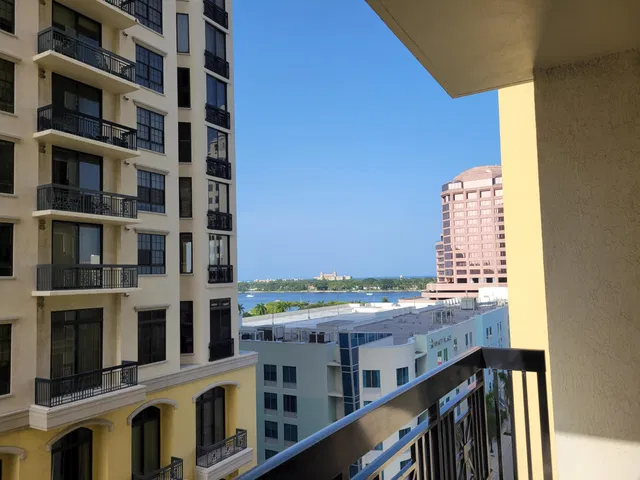 One City Plaza Unit 712 photo 26
