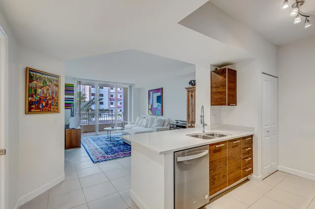 City Palms Unit 207, 480 Hibiscus Street, West Palm Beach, exterior