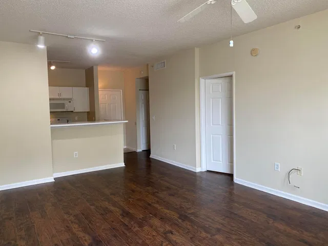 Courtyards in Cityplace Unit 101 photo 4