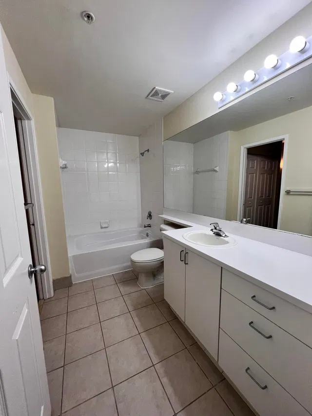 Courtyards in Cityplace Unit 101 photo 12
