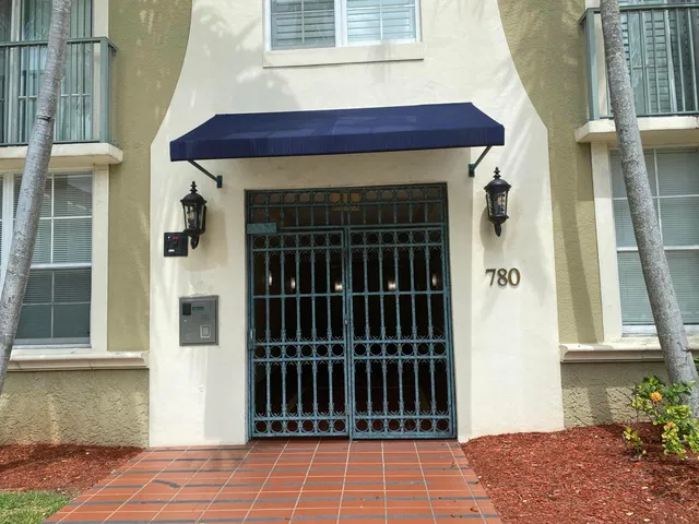 Courtyards in Cityplace Unit 101 photo 21