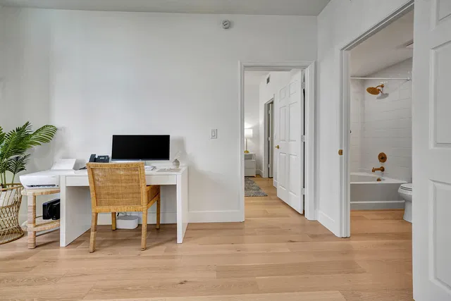 The Strand Unit 607 photo 15