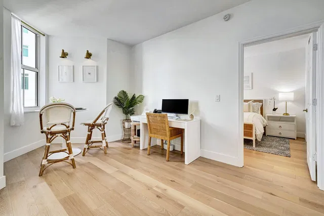 The Strand Unit 607 photo 21