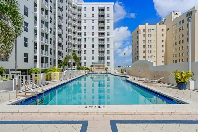 The Strand Unit 607 photo 29
