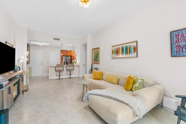 One City Plaza Unit 725 photo 5