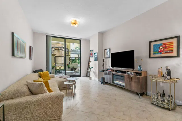 One City Plaza Unit 725 photo 6