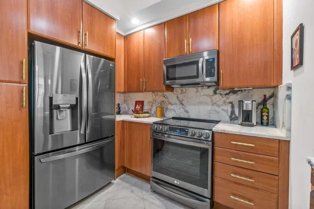 One City Plaza Unit 725 photo 11