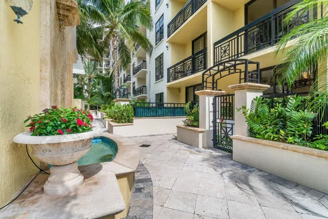 One City Plaza Unit 725 photo 14