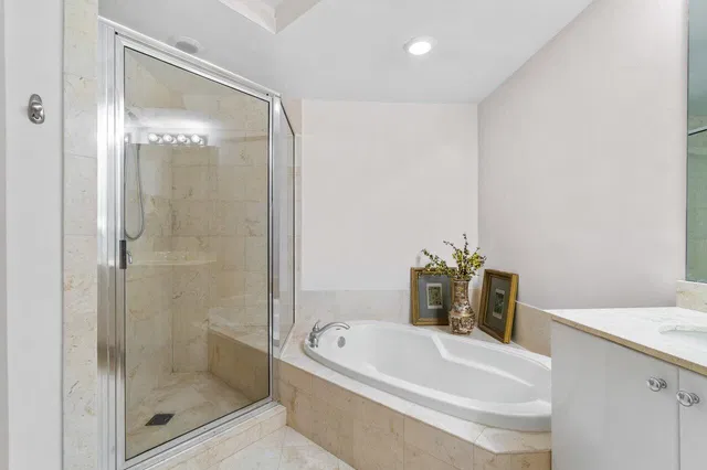One City Plaza Unit 725 photo 19